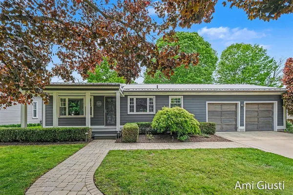 $865,000 | 7232 Thornapple River Drive Southeast, Ada, MI 49301