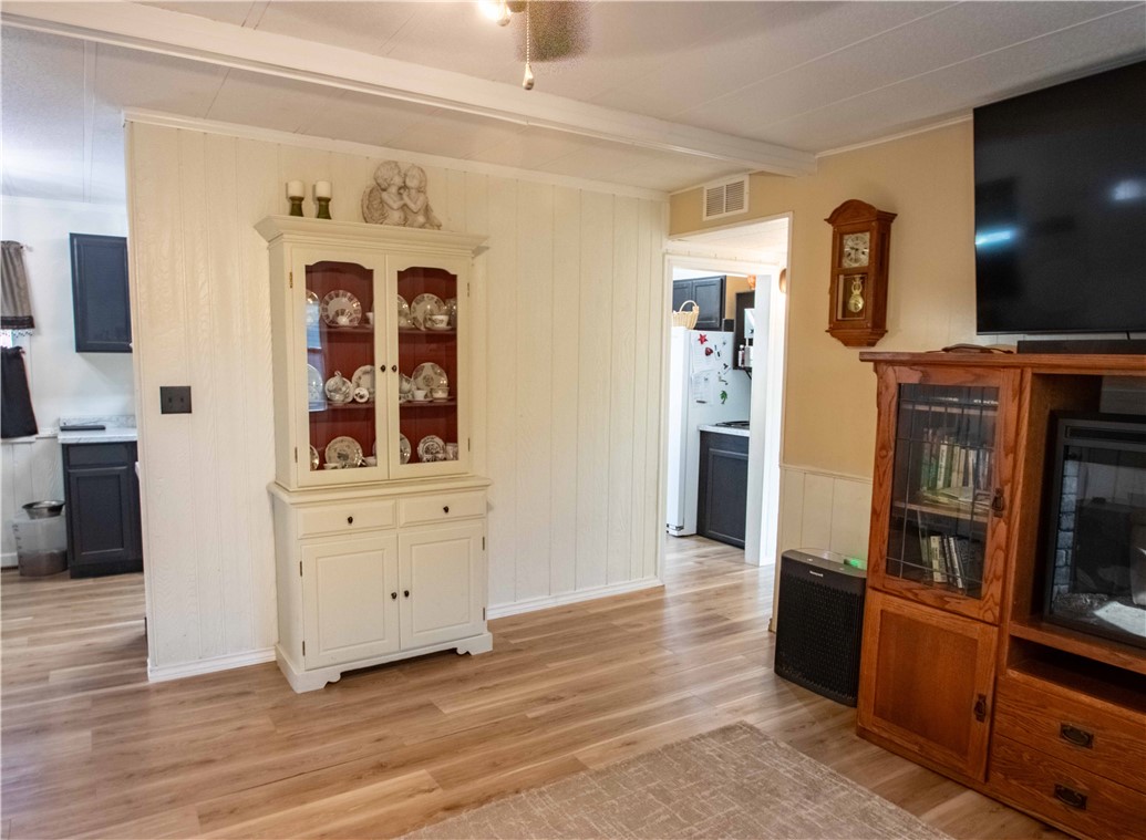 108 West 3rd Street Tilton, IL 61833 - Photo 5 of 19