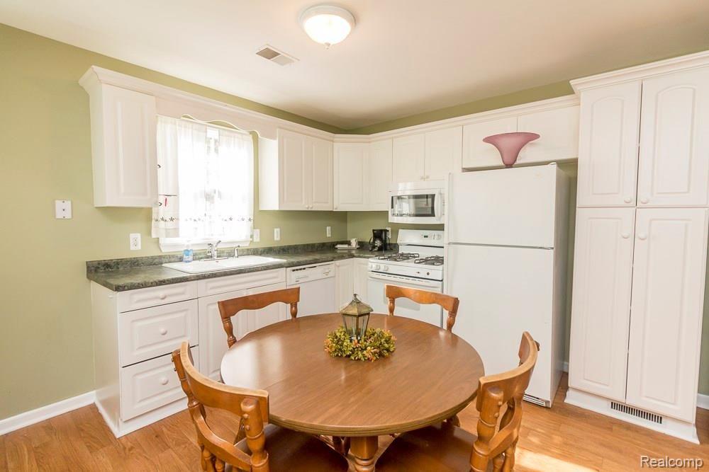 9491 Stark Road Livonia, MI 48150 - Photo 31 of 54 9491 Stark Road-Interior-45.jpg