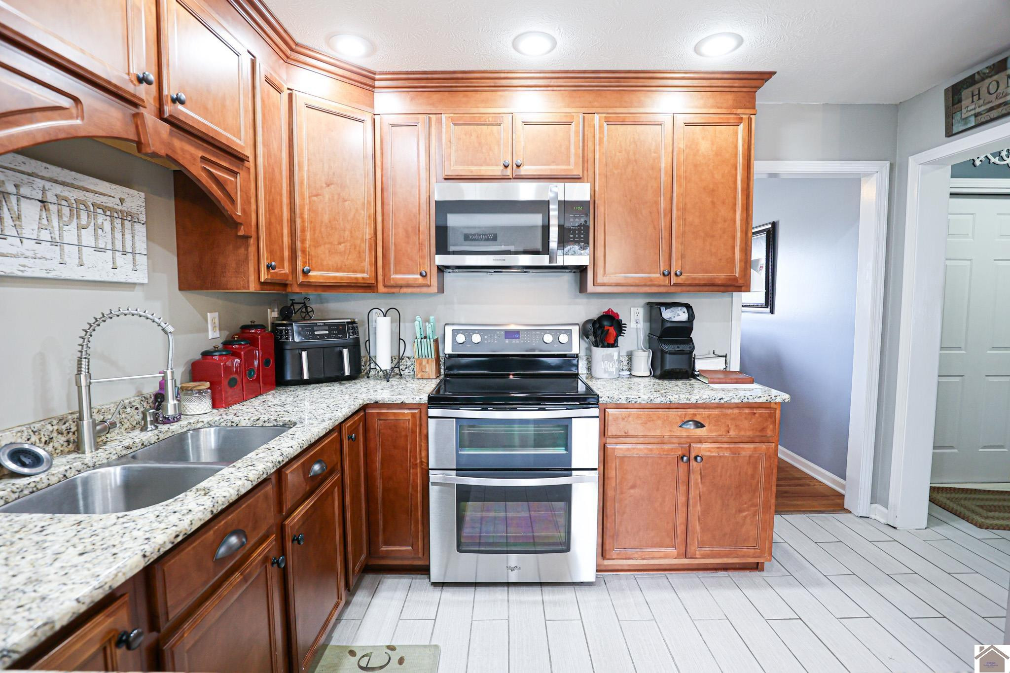 255 Harting Ridge Road West Paducah, KY 42086 - Photo 16 of 45 Kitchen