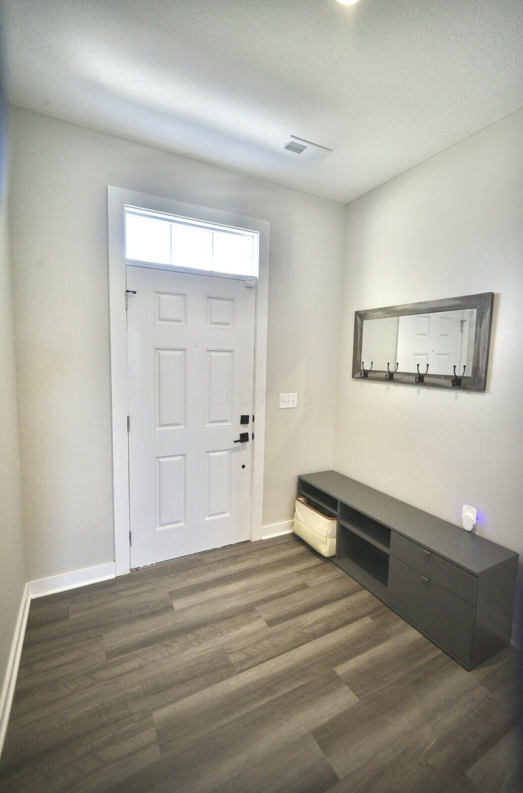 253 Lenell Loop Delaware, OH 43015 - Photo 3 of 35 Foyer