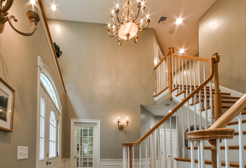 18 Falcon Ridge Drive Hopkinton, MA 01748 - Photo 3 of 30