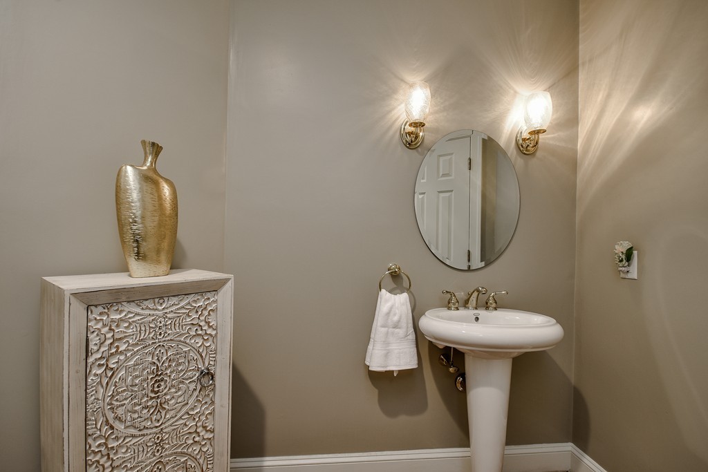 18 Falcon Ridge Drive Hopkinton, MA 01748 - Photo 8 of 30