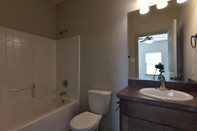 $1,325 | 101 Capps Street, Unit B, Rio Vista, TX 76093