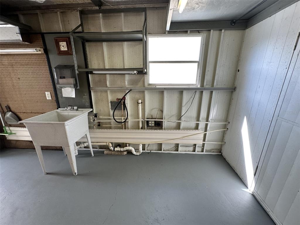 1600 Old Coachman Rd., Unit 816 Clearwater, FL 33765 - Photo 26 of 26 a view of a room with a window