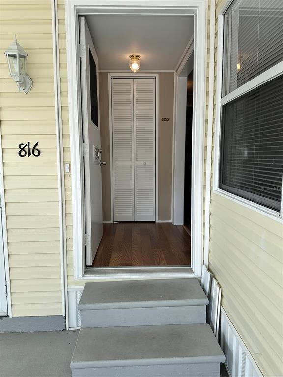 1600 Old Coachman Rd., Unit 816 Clearwater, FL 33765 - Photo 9 of 26 a view of entryway