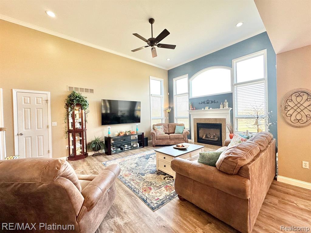 6040 Coldwater Road Flint, MI 48504 - Photo 3 of 41