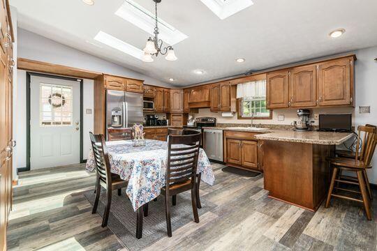 1677 Jackson Road Columbus, OH 43223 - Photo 11 of 48 Kitchen
