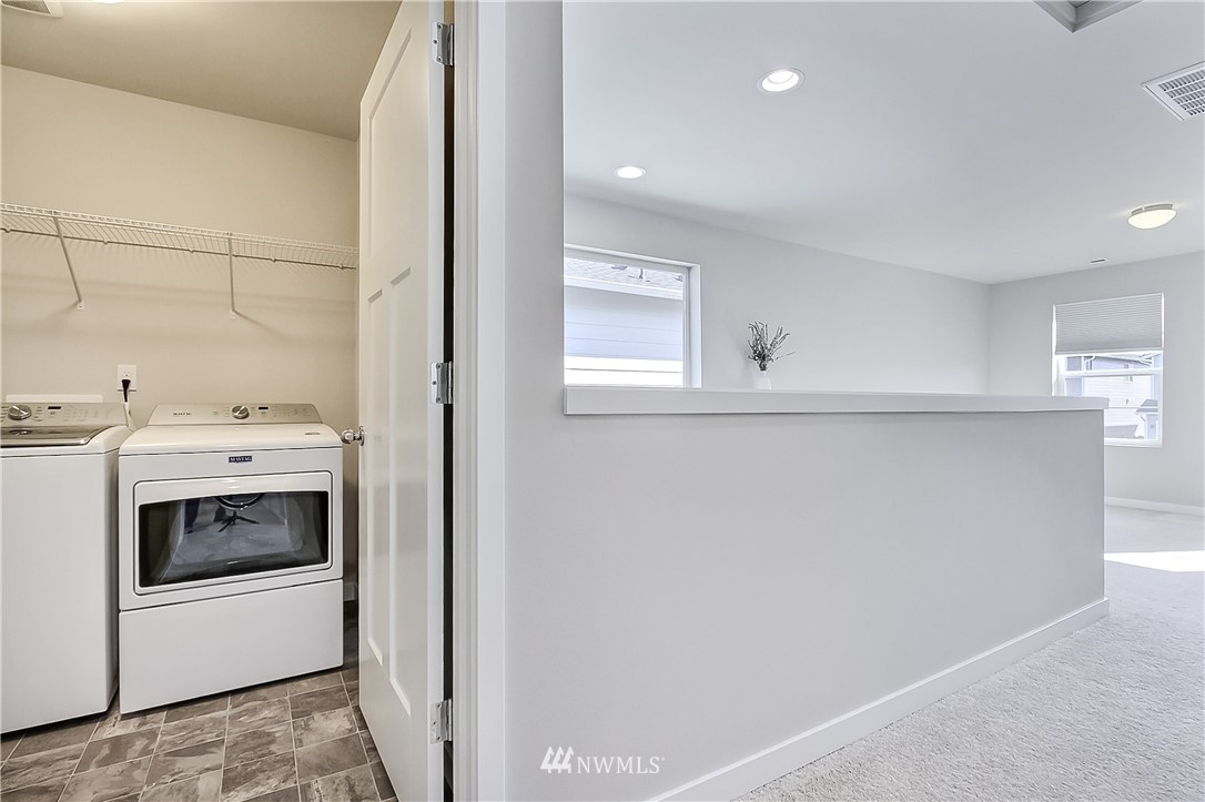 2033 Mayes Road Southeast Lacey, WA 98503 - Photo 11 of 14 Gallery Image 11