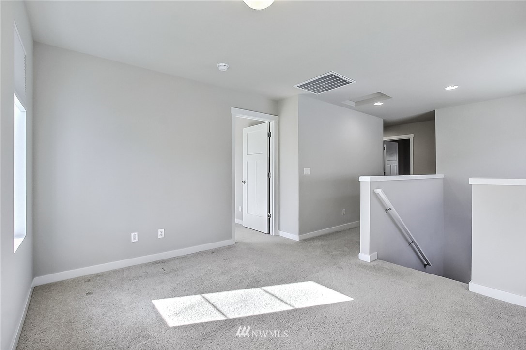 2033 Mayes Road Southeast Lacey, WA 98503 - Photo 8 of 14 Gallery Image 8