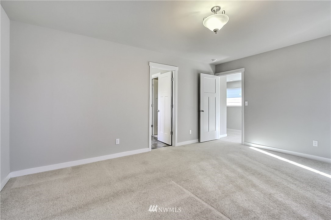 2033 Mayes Road Southeast Lacey, WA 98503 - Photo 9 of 14 Gallery Image 9