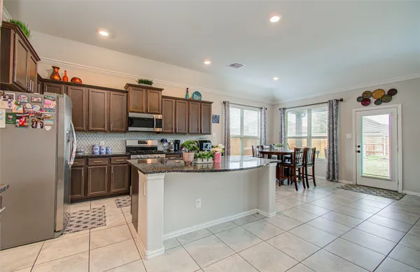 $2,850 | 5126 Victory Shores Lane, Rosharon, TX 77583