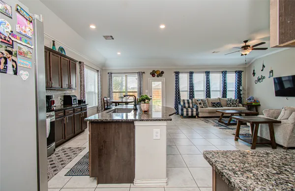 $2,850 | 5126 Victory Shores Lane, Rosharon, TX 77583