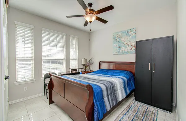 $2,850 | 5126 Victory Shores Lane, Rosharon, TX 77583