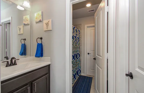 $2,850 | 5126 Victory Shores Lane, Rosharon, TX 77583