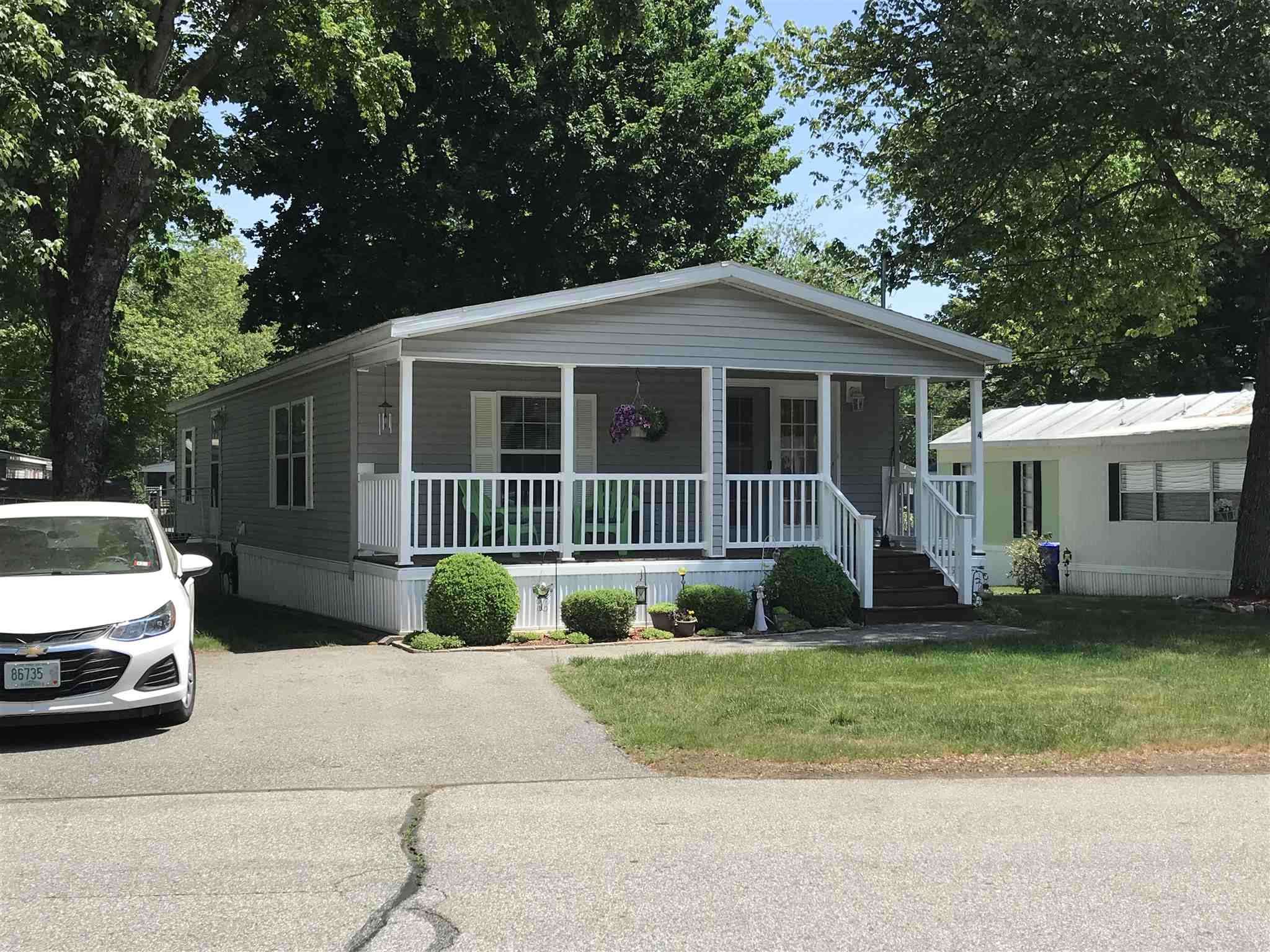 4 Parklane Road Hampstead, NH 03841 - Photo 2 of 36