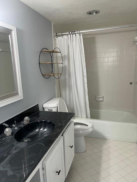 336 Golfview Road, Unit 408 North Palm Beach, FL 33408 - Photo 14 of 15 IMG_9048