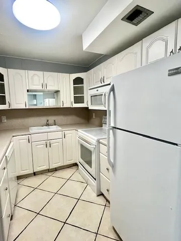 $2,500 | 336 Golfview Road, Unit 408, North Palm Beach, FL 33408