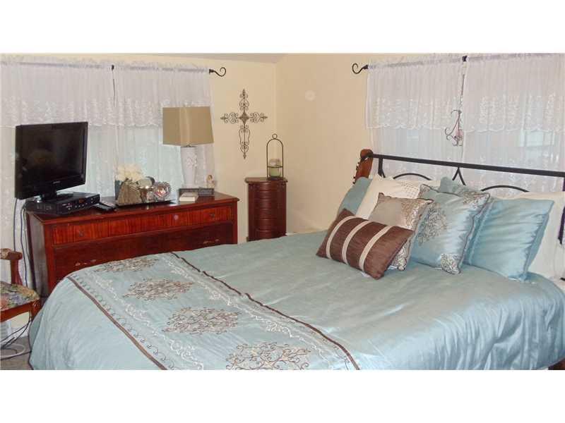 1476 Cathell Road Baldwin, PA 15236 - Photo 11 of 12 Master Bedroom.