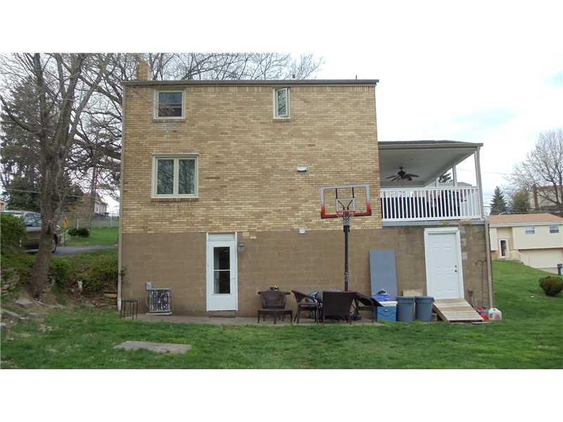 1476 Cathell Road Baldwin, PA 15236 - Photo 4 of 12 Exterior Back.