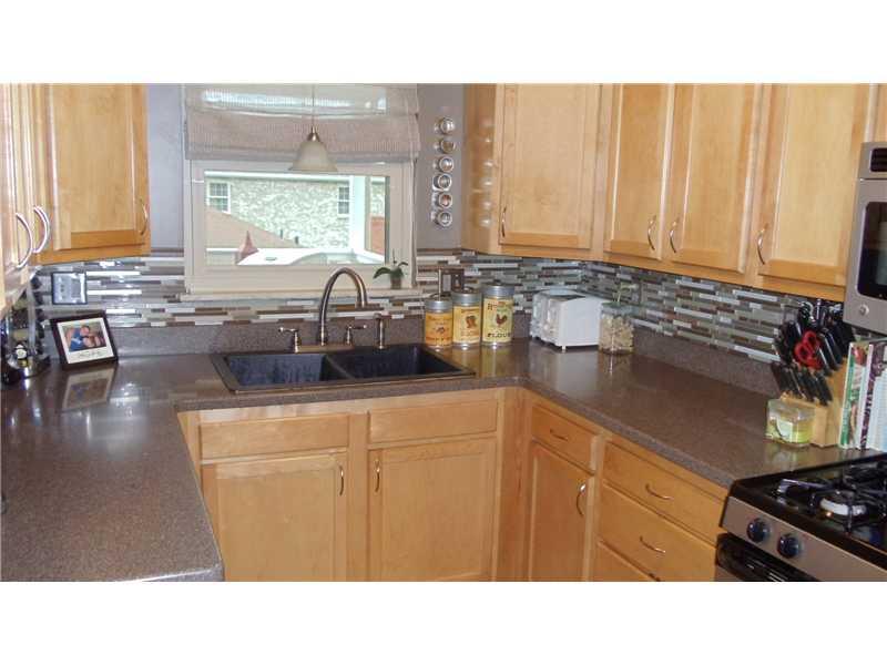 1476 Cathell Road Baldwin, PA 15236 - Photo 9 of 12 Kitchen.