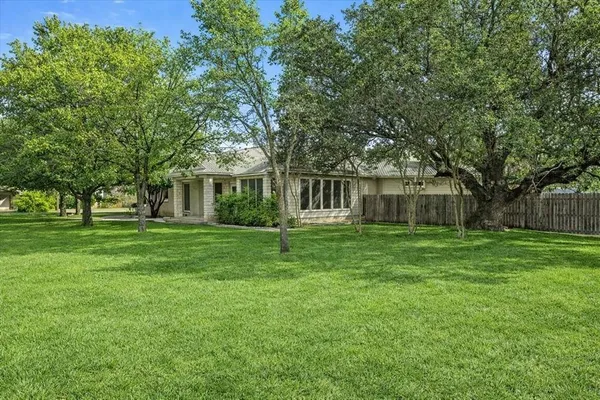 $330,000 | 206 North Bouldin Street, Hamilton, TX 76531