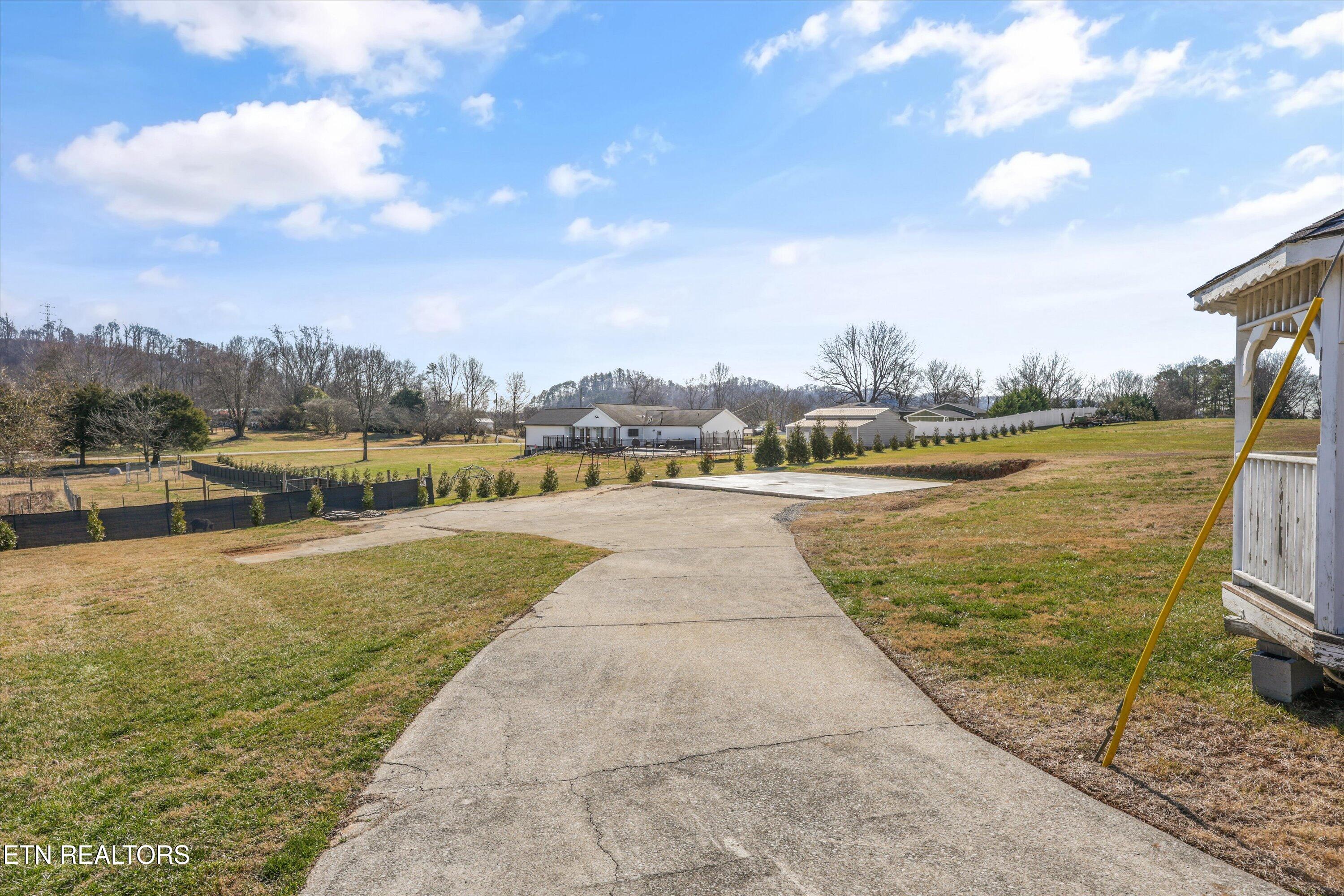 140 Overton Lane Powell, TN 37849 - Photo 52 of 59 52-140 Overton Ln10