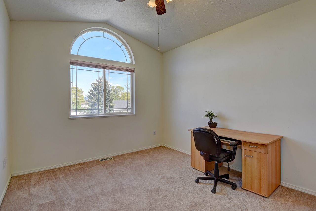 4903 North Best Road Spokane Valley, WA 99216 - Photo 13 of 18 Gallery Image 13