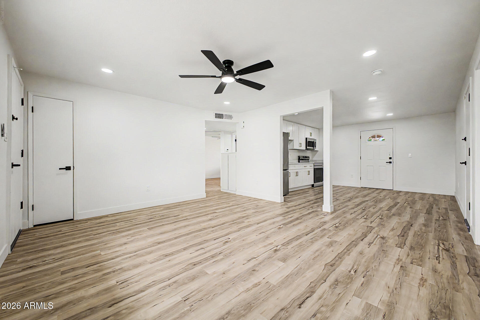 7407 West Monte Vista Road Phoenix, AZ 85035 - Photo 8 of 28 09-Monte Vista