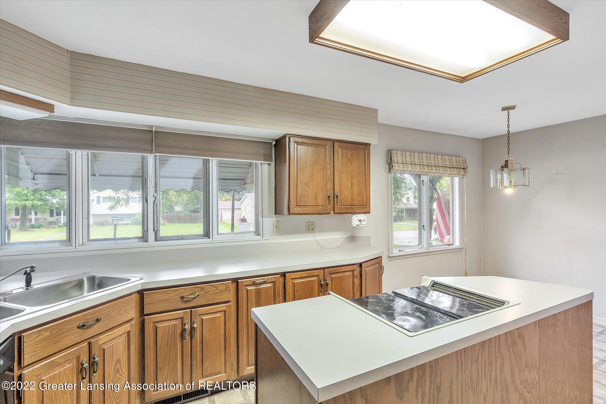 2113 Byrnes Road Lansing, MI 48906 - Photo 9 of 28 12-2113-Brynes-Rd-WindowStill-Real-Estat