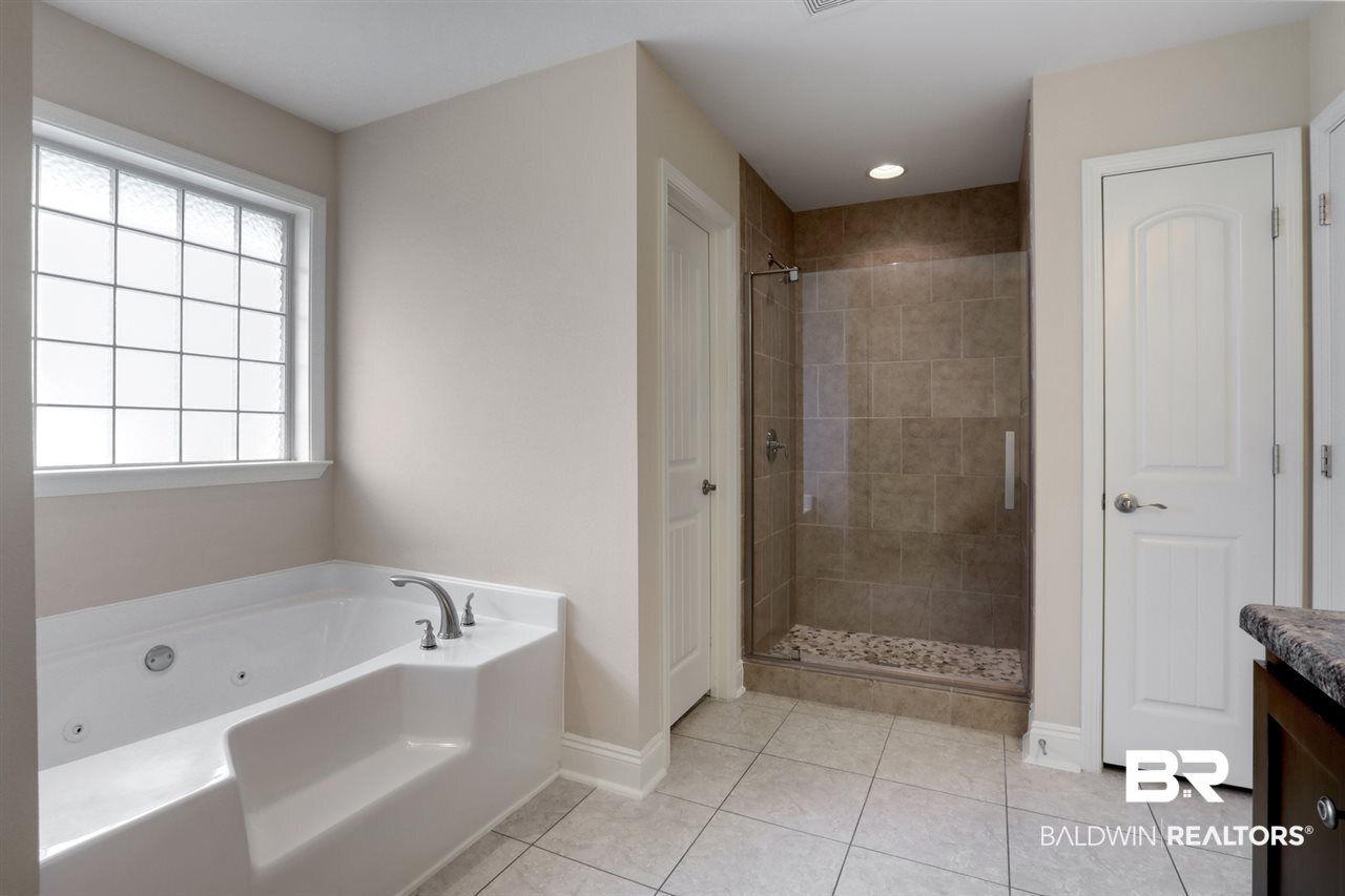 18955 Tralee Court Foley, AL 36535 - Photo 11 of 21 Master Bath