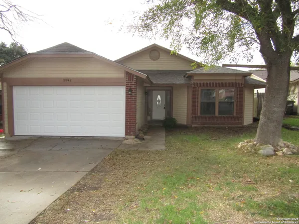 $1,700 | 10243 Raven Field Drive, San Antonio, TX 78245