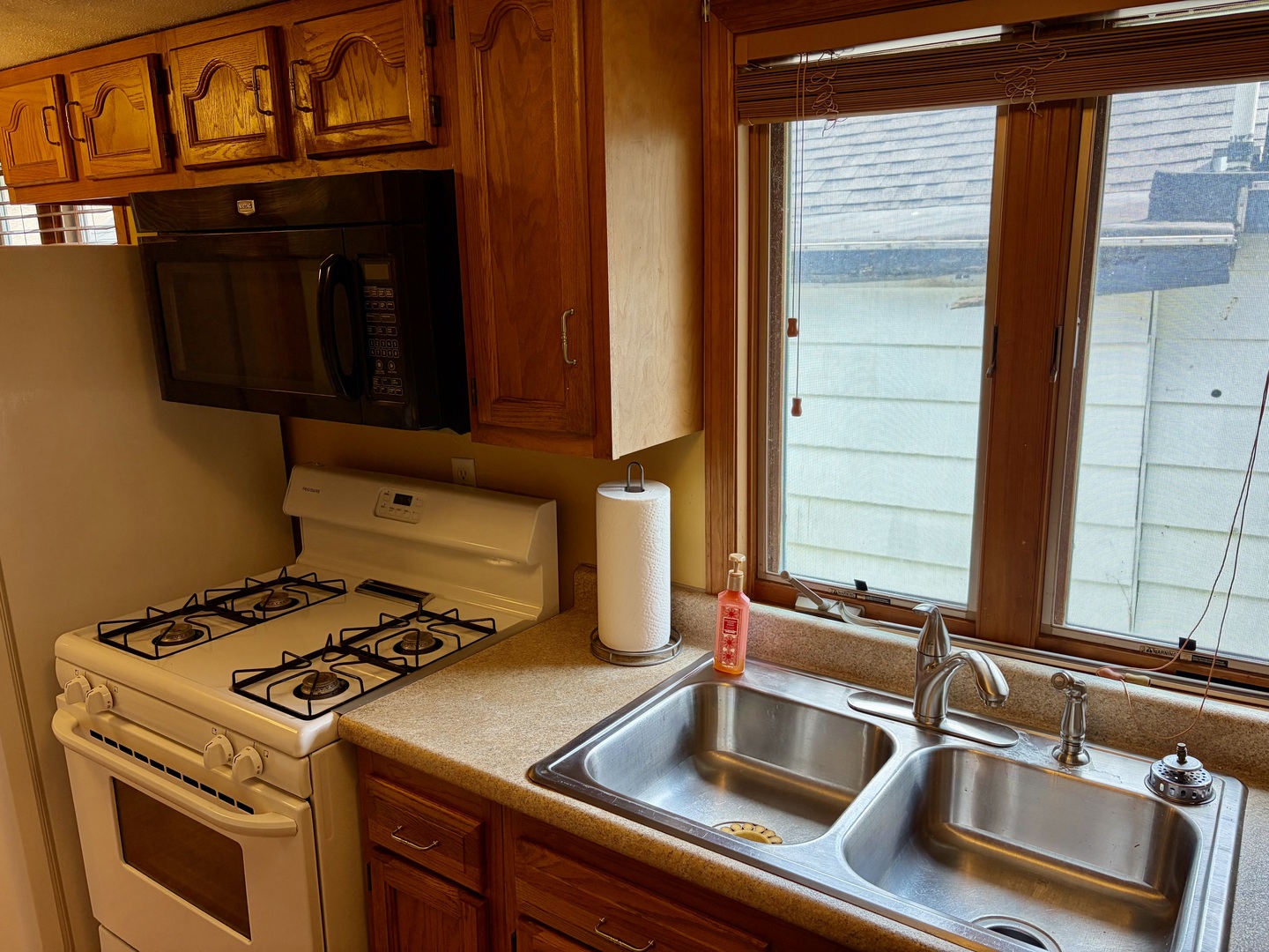 221 North George Street Clinton, IL 61727 - Photo 13 of 32