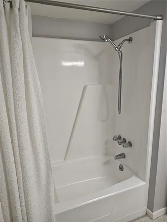 $1,400 | 2525 West Bay Drive, Unit A44, Belleair Bluffs, FL 33770