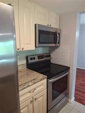$1,400 | 2525 West Bay Drive, Unit A44, Belleair Bluffs, FL 33770