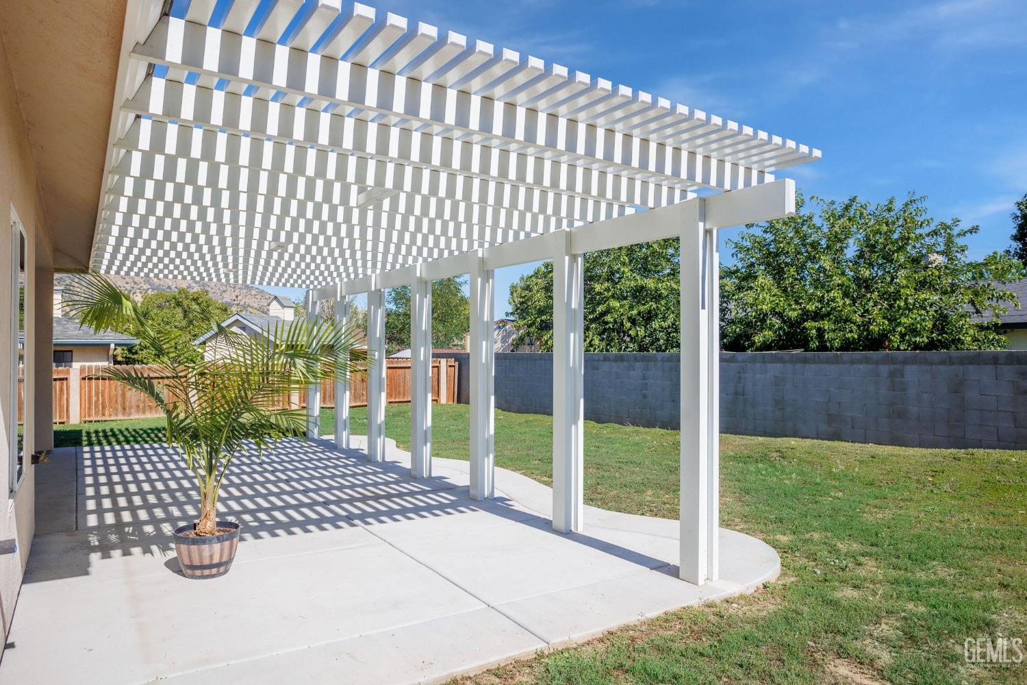 Undisclosed Address Tehachapi, CA 93561 - Photo 39 of 41 a view of a backyard