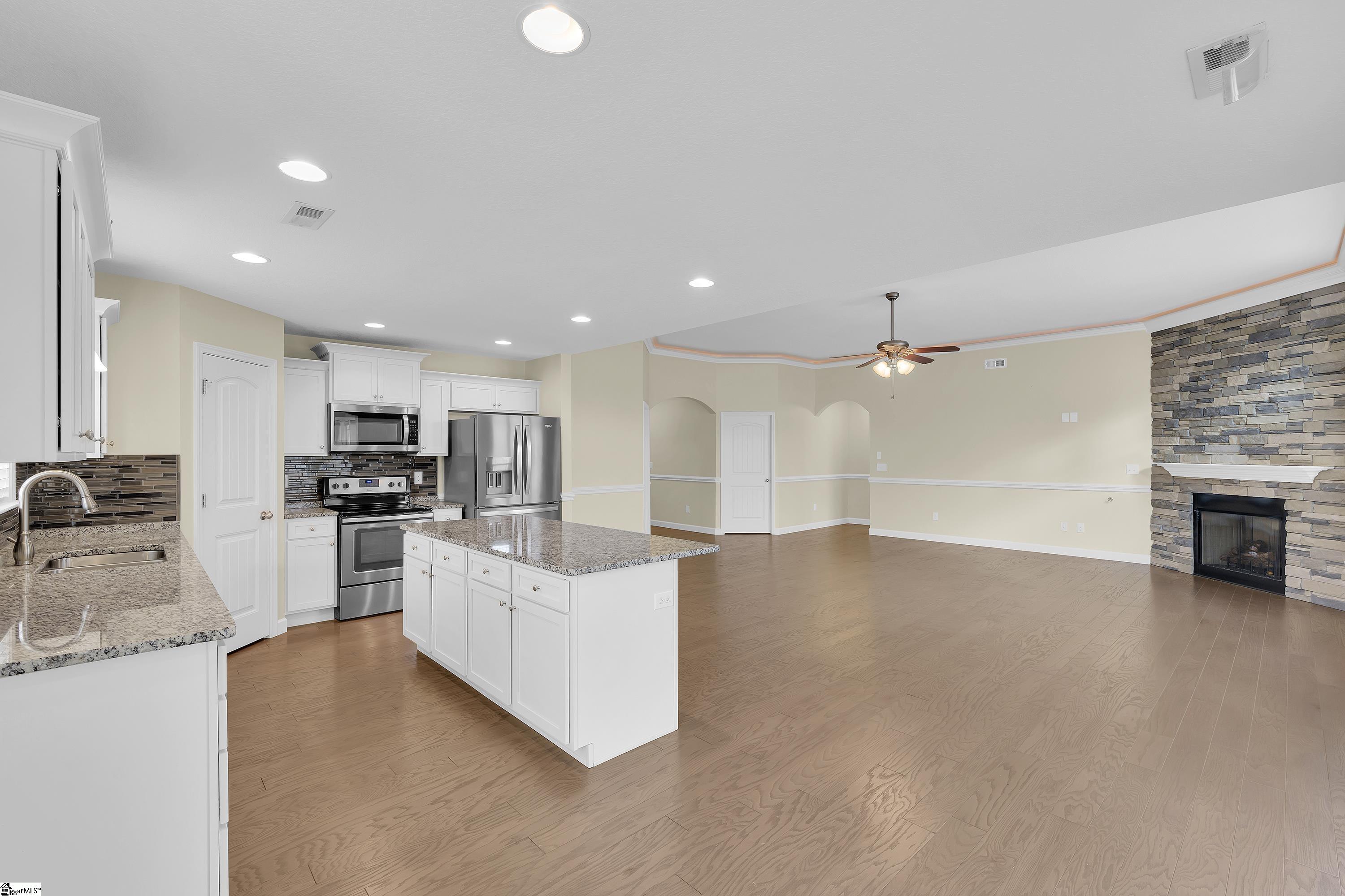 321 Meadowmoor Road Greer, SC 29651 - Photo 9 of 24 Gallery Image 9