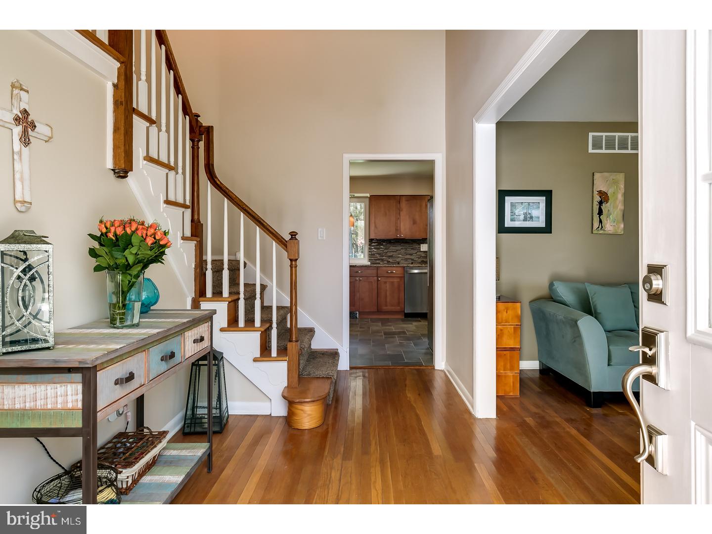 550 Perry Drive Mount Laurel, NJ 08054 - Photo 3 of 25 Foyer