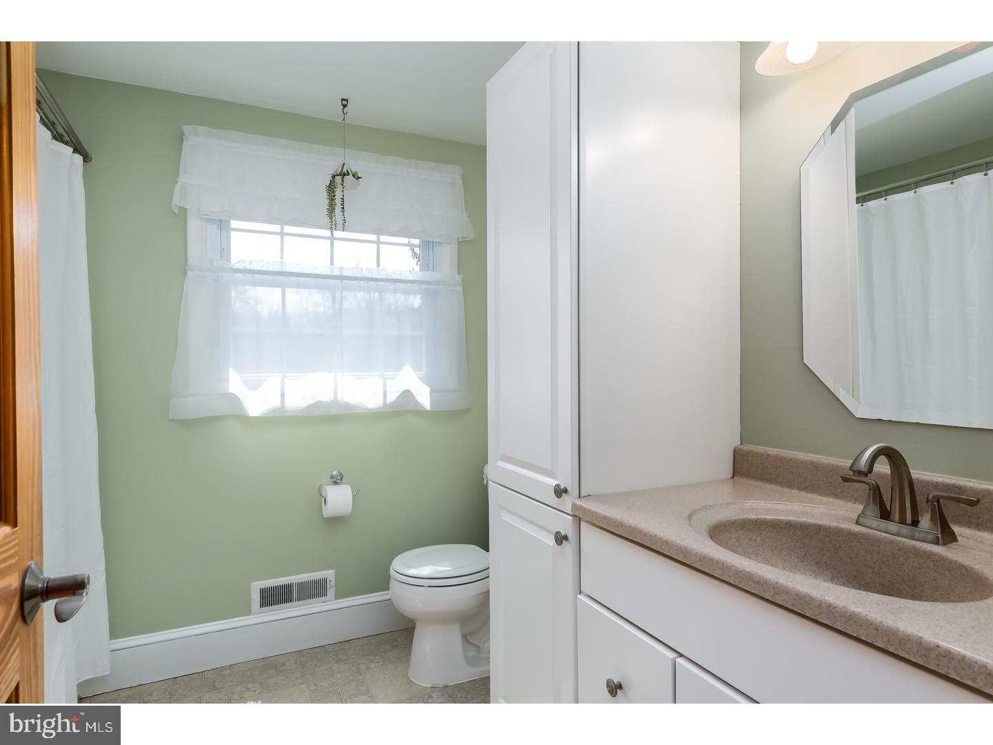 550 Perry Drive Mount Laurel, NJ 08054 - Photo 22 of 25 Bathroom