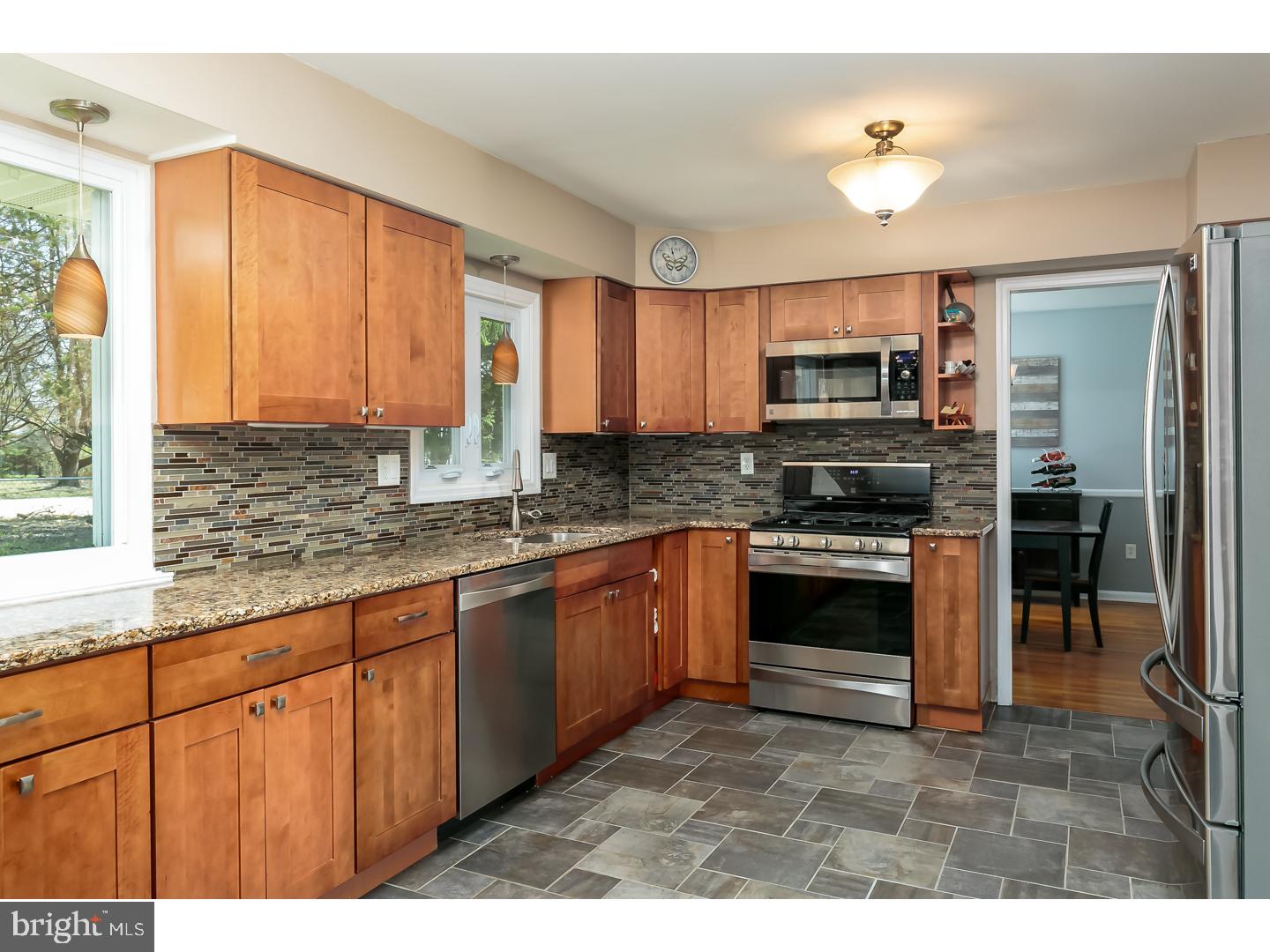 550 Perry Drive Mount Laurel, NJ 08054 - Photo 8 of 25 Kitchen