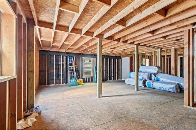 $240,000 | 220 Franklin Street, Norwich, CT 06360