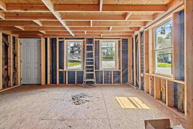 $240,000 | 220 Franklin Street, Norwich, CT 06360