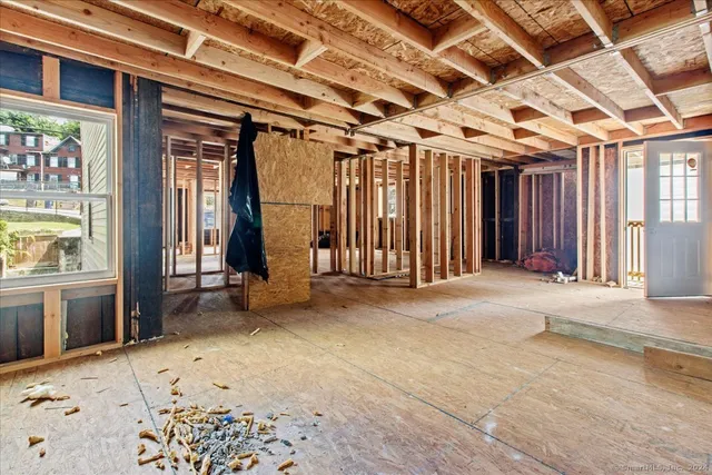 $240,000 | 220 Franklin Street, Norwich, CT 06360