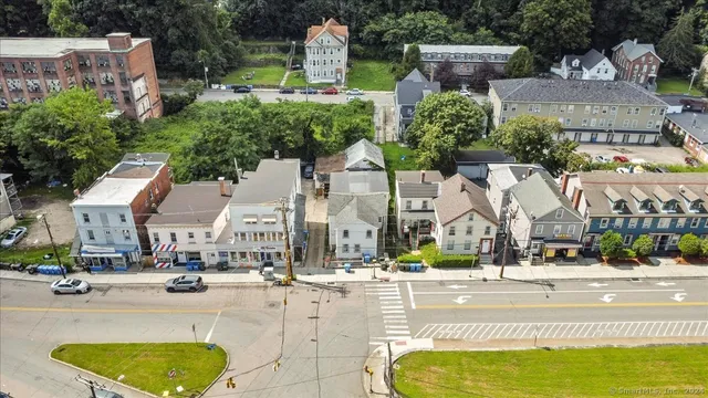 $240,000 | 220 Franklin Street, Norwich, CT 06360