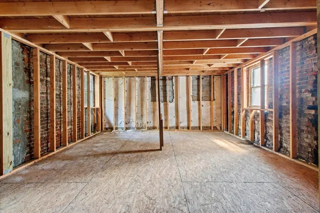 $240,000 | 220 Franklin Street, Norwich, CT 06360