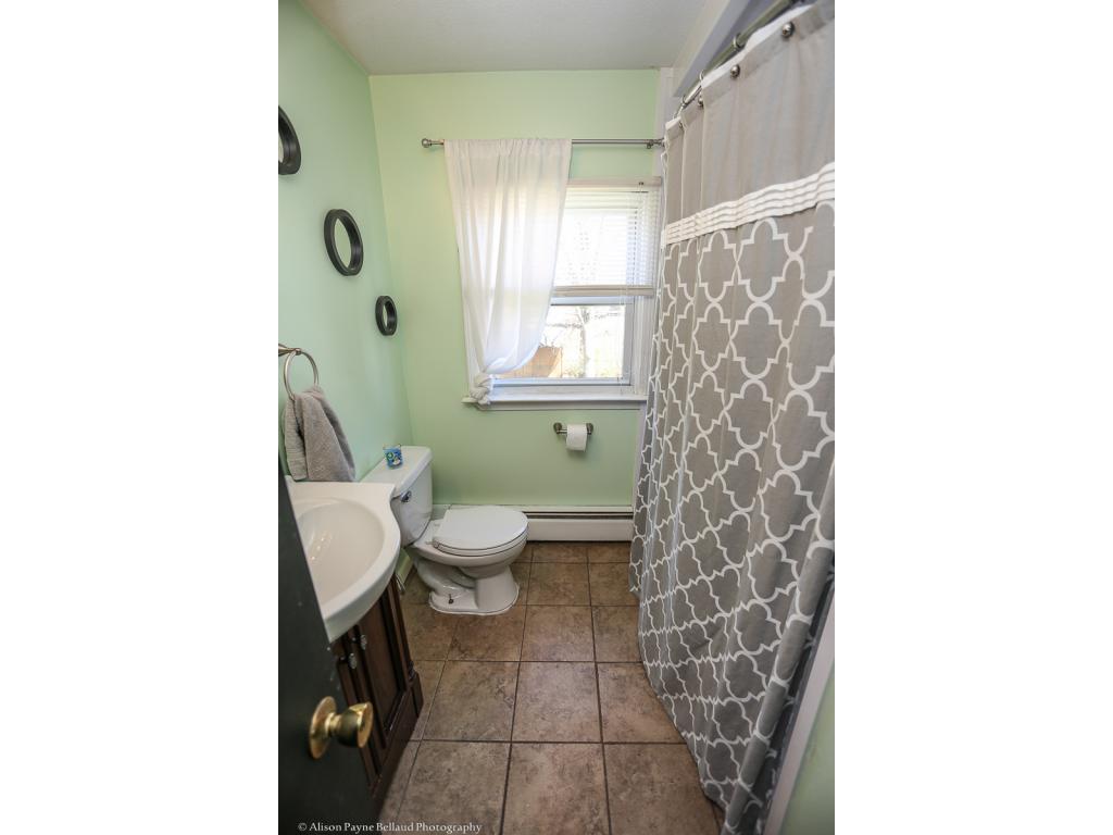 241 Calef Road Manchester, NH 03103 - Photo 13 of 19