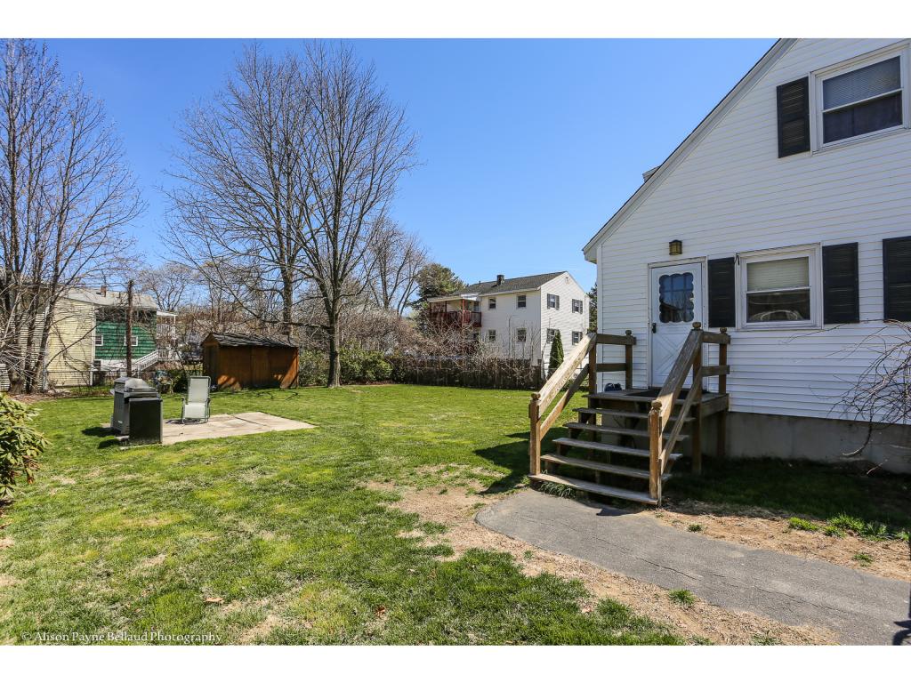 241 Calef Road Manchester, NH 03103 - Photo 16 of 19