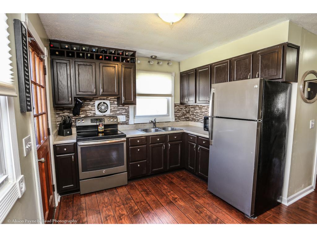 241 Calef Road Manchester, NH 03103 - Photo 3 of 19