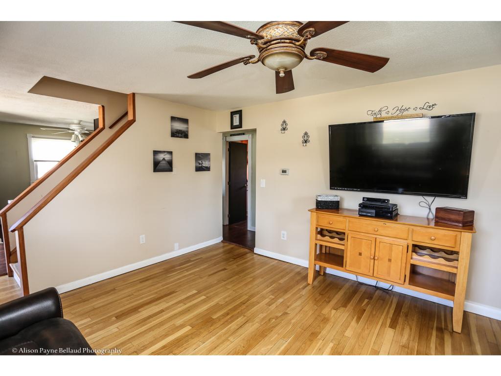 241 Calef Road Manchester, NH 03103 - Photo 5 of 19
