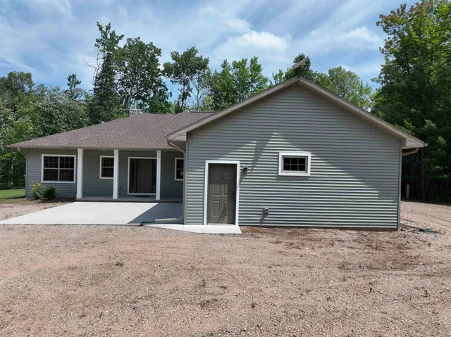 $555,000 | W7239 Kodiak Drive, Pembine, WI 54156